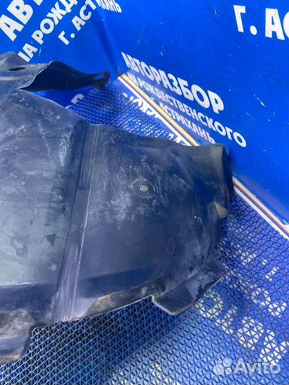 Подкрылок Renault Clio седан K4JA712 2001