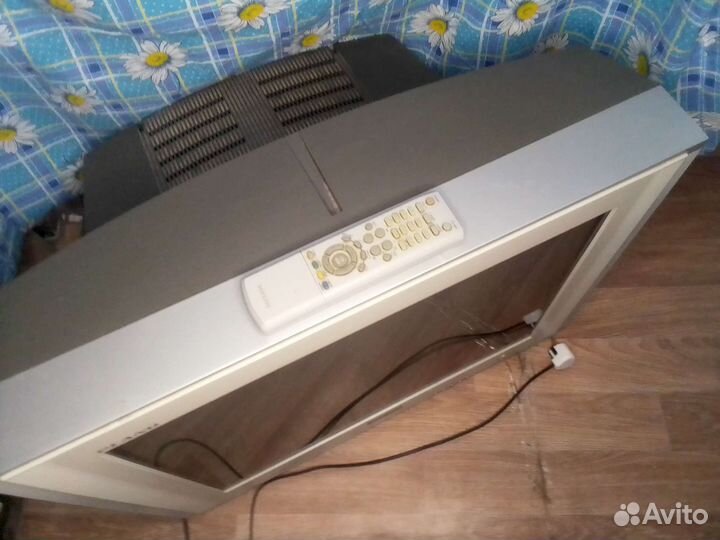 Телевизор Samsung Plano