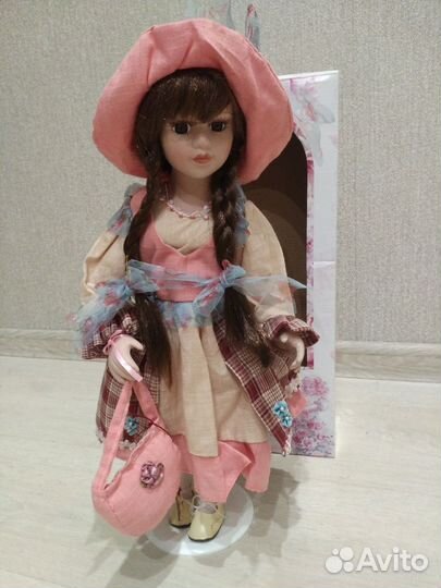 Керамическая коллекционная кукла 