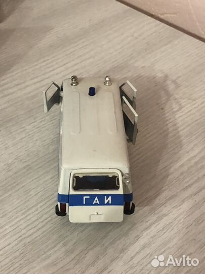 Модель автомобиля ЗИЛ 117 (1:43),Волга газ-24