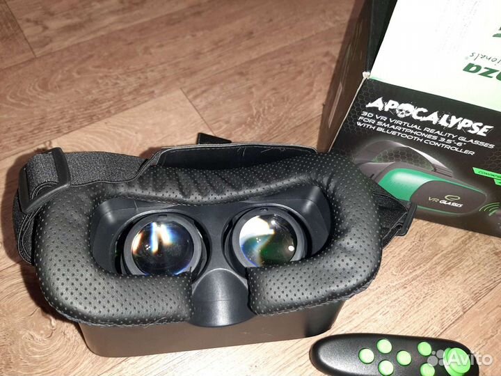 Очки виртуальной реальности с пультом