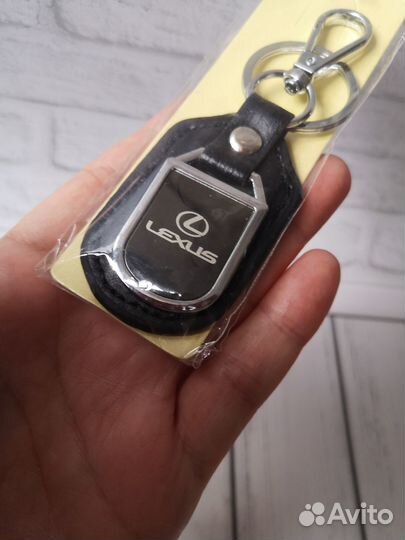 Наклейки голографические на колпачки дисков Toyota