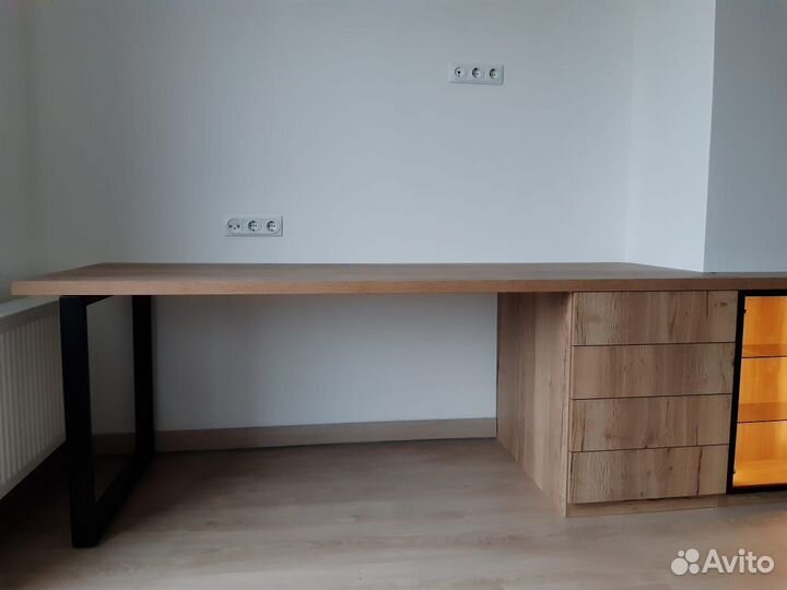 Рабочее место у окна