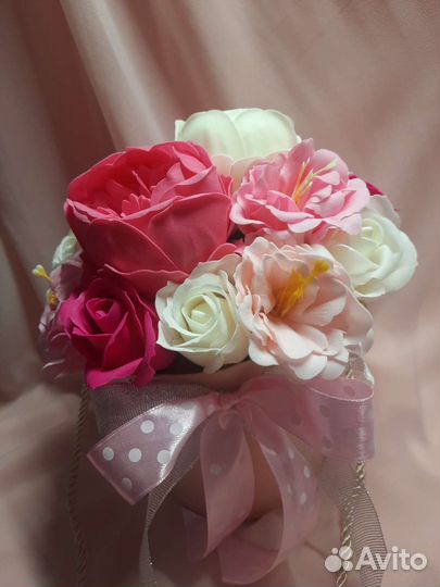 Композиция из мыльных роз на 8 марта