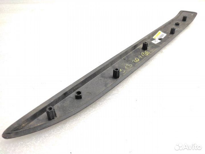 Накладка двери задняя правая Land Rover Discovery