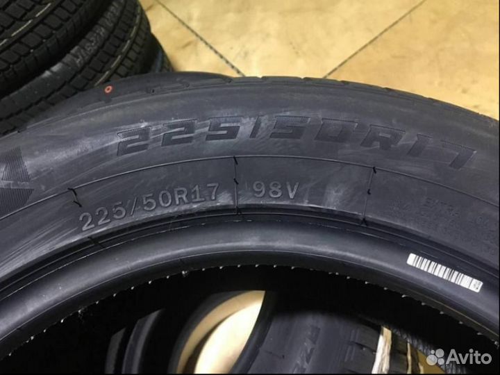 Windforce Snowblazer UHP 225/50 R17 98V