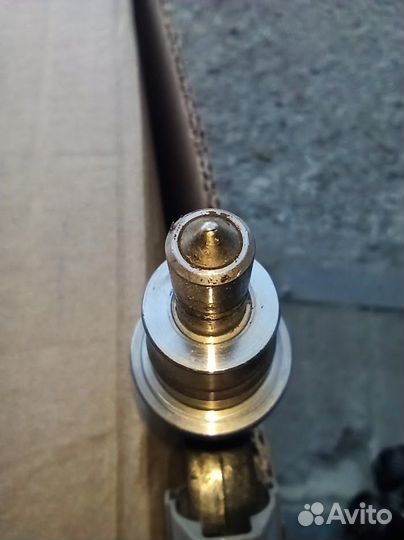 Форсунка бензиновая Тайота Авенсис 2.0, 2.4