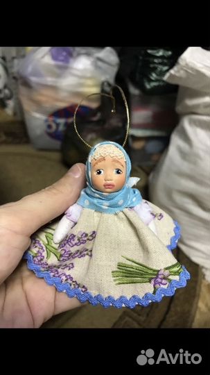 Кукла фарфоровая