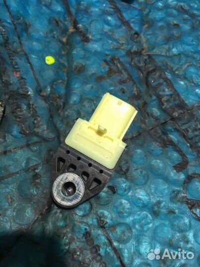 Датчик AIR BAG Toyota Land Cruiser 200 4 2016