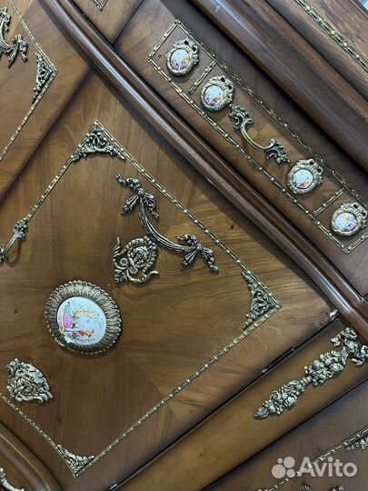 Антикварный буфет