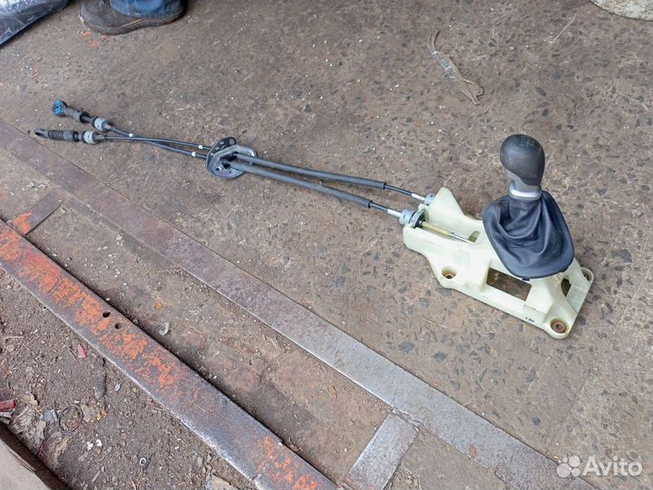 Кулиса МКПП с тросами на Kia Rio 3