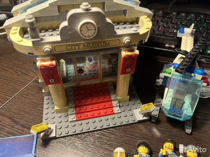 Lego city 60008 Ограбление Музея