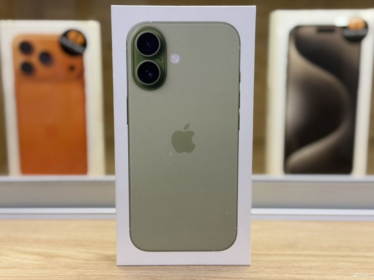 iPhone 17, 256 ГБ, SIM + eSIM