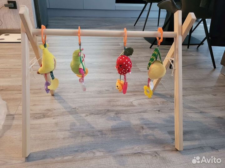 Развивающая дуга Монтессори с игрушками