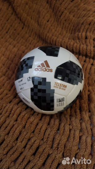 Мяч чемпионат мира FIFA 2018 с автографом