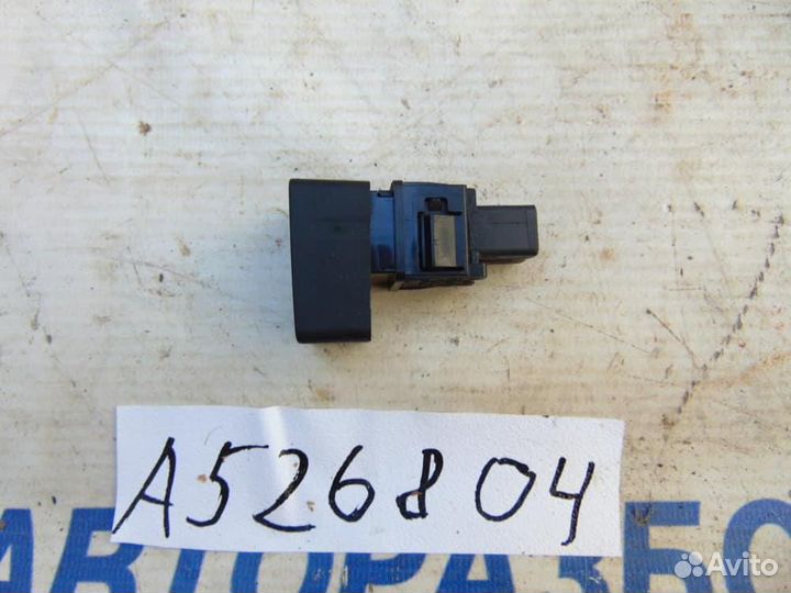 Кнопка аварийной сигнализации для Nissan Tiida 1