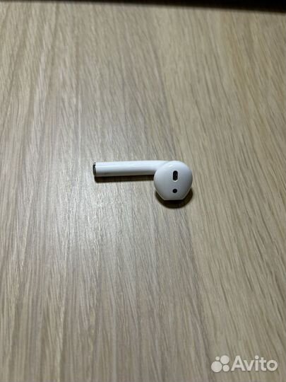 L AirPods 2 - (Левый наушник)