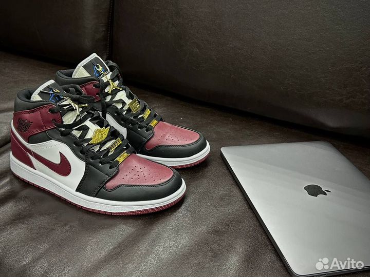 Золотые Кроссовки Nike Air Jordan 1 High Court Pur