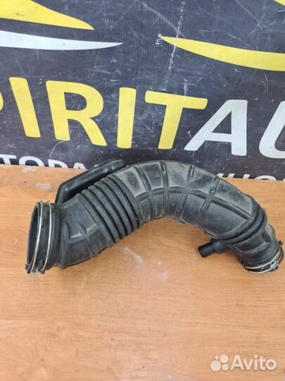 Патрубок воздушного фильтра Kia Mohave 2 D6EB