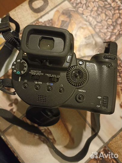 Цифровой фотоаппарат sony Cyber-Shot DSC-R1