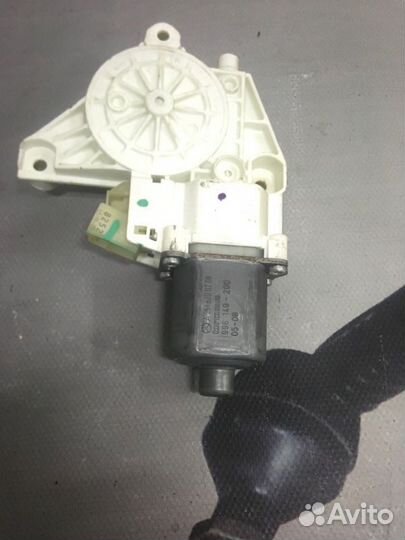 Мотор стеклоподъемника задний Mercedes-Benz
