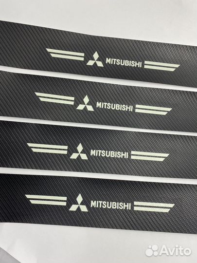 4шт молдинги накладки на пороги mitsubishi (свет)