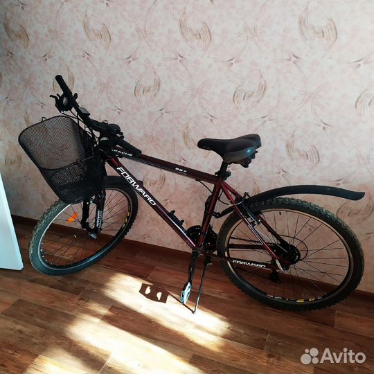 Велосипед Forward apache с корзиной насосом и ключ