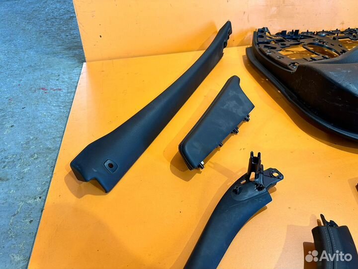 Обшивка двери передняя правая на BMW X4 G02