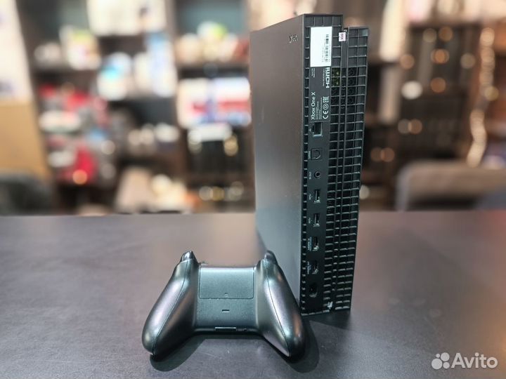 Игровая приставка Xbox One X 1TB Б/У