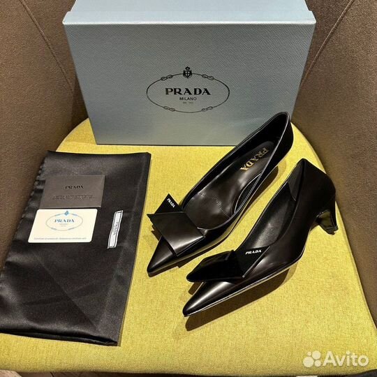 Женские туфли Prada