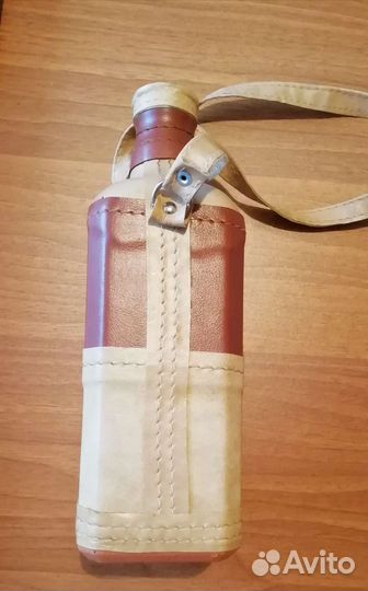 Бутылка в кожаном футляре