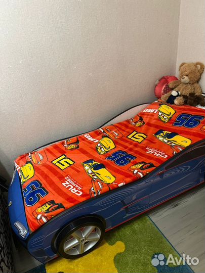Детская кровать машина с матрасом бу