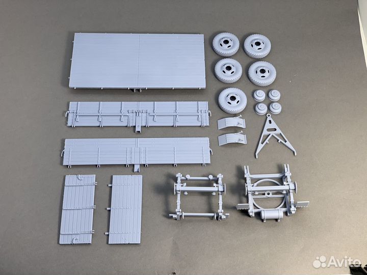 Сборная модель прицепа гкб-817 для ЗИЛ-130 1/35