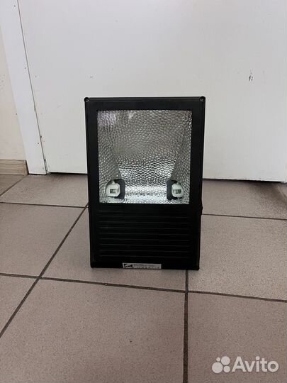 Прожектор галогеновый