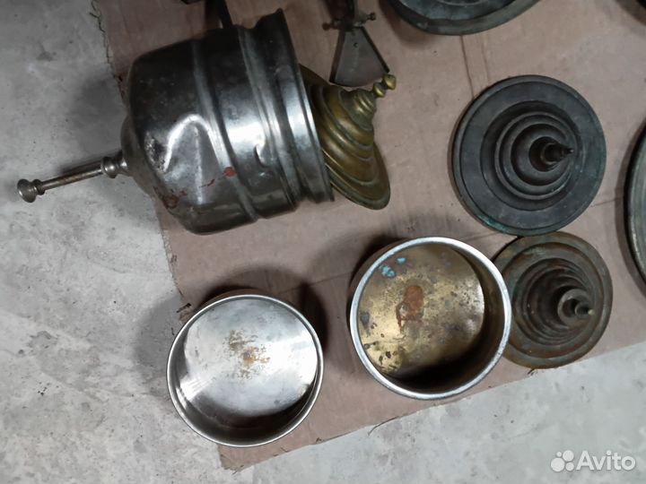 Подносы,капельники,рукомойник,крышки-латунь