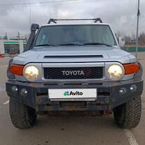 Toyota FJ Cruiser 4.0 AT, 2007, 400 000 км, с пробегом, цена 2 700 000 руб.