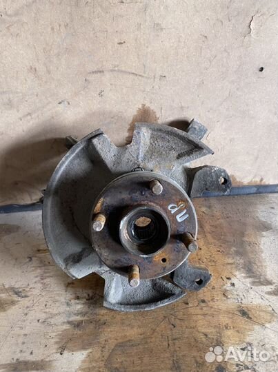 Поворотный кулак правый geely отака