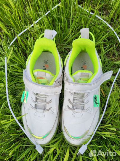 Кроссовки светящиеся