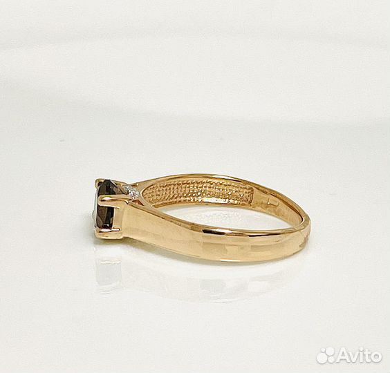 Золотое кольцо с раухтопазом и фианитами