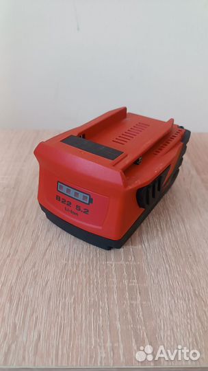 Зарядное устройство + аккумуляторная батарея hilti