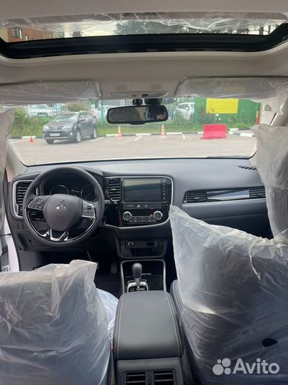 Mitsubishi Outlander 2.0 CVT, 2022, 10 км