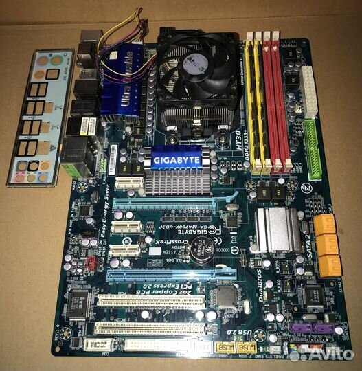 Комплект Gigabyte GA-790X-UD3P + Phenom II X4 925