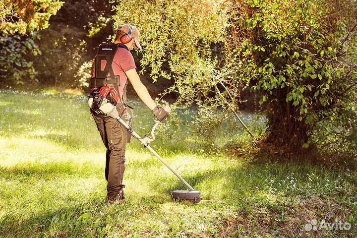 Бензокоса 4-х тактная Honda UMK 435 uedt