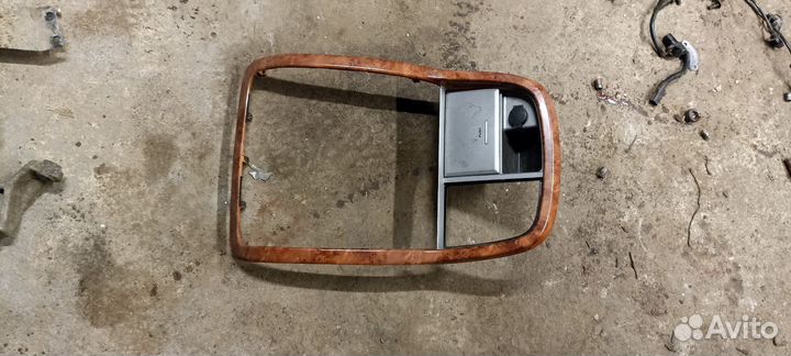 Окантовка центр консоли Kia Carnival 2002-2006