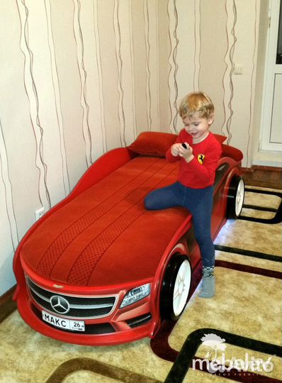 Кровать машина