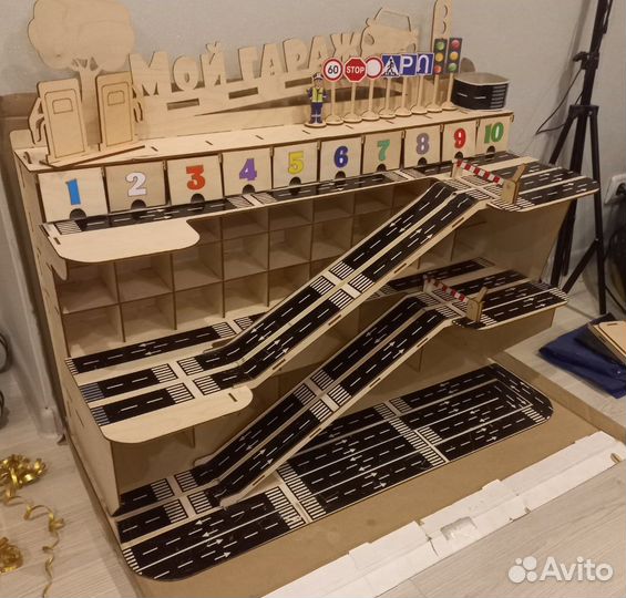 Парковка гараж для машинок