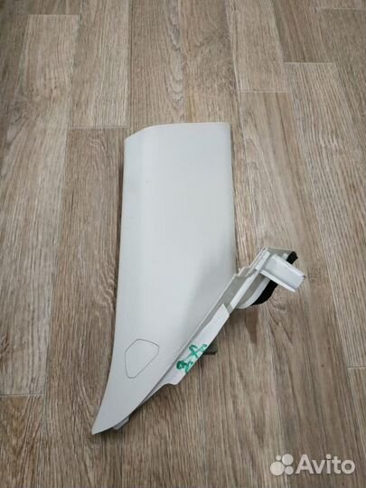 Накладка стойки крыши задней левой Ford Focus III