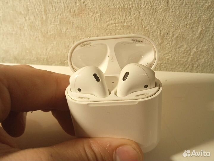 Беспроводные наушники apple airpods