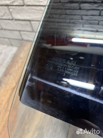 Nissan Tiida Стекло двери задней левой и правой