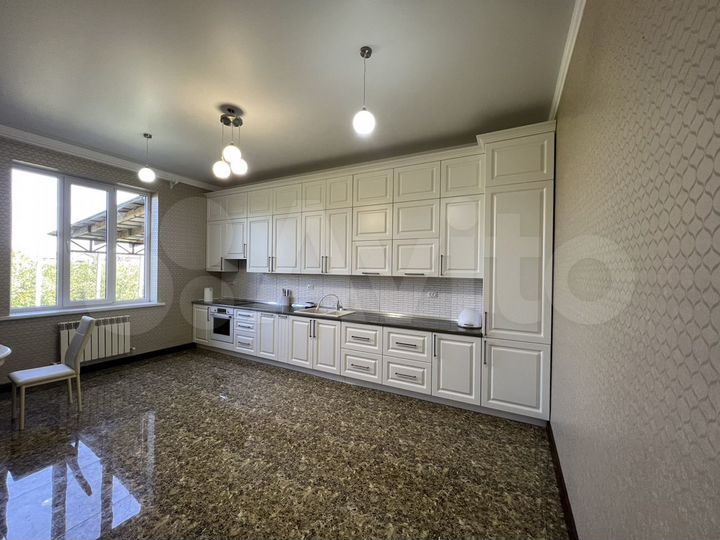 Дом 276 м² на участке 12 сот.